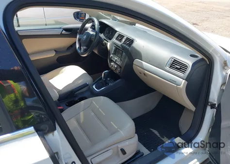 2013 Volkswagen Jetta Hybrid Sel from USA, damaged, VIN 3VW637AJ4DM258880